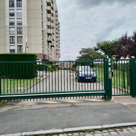 Grand F2 De 47M2 Au 15Eme Etage Dans Une Residence Tres Calme - 017 Rouen Exteriör bild